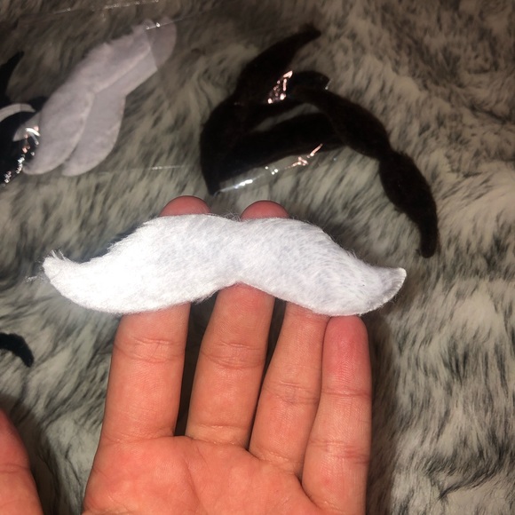 Mustache stickers - Picture 4 of 5